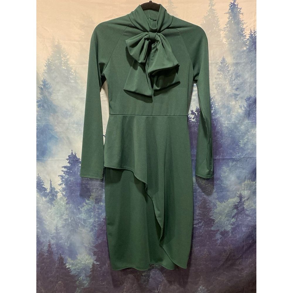Beautiful Green Dress with Bow size‎ Medium